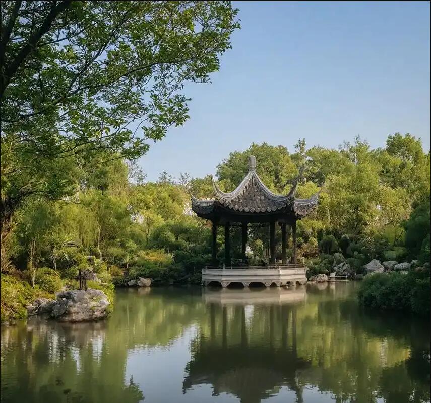 卢湾区曼山餐饮有限公司